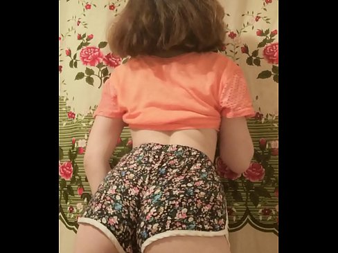 ❤️ Jeune fille sexy se déshabillant devant la caméra. ☑ Fucking at us ❌❤